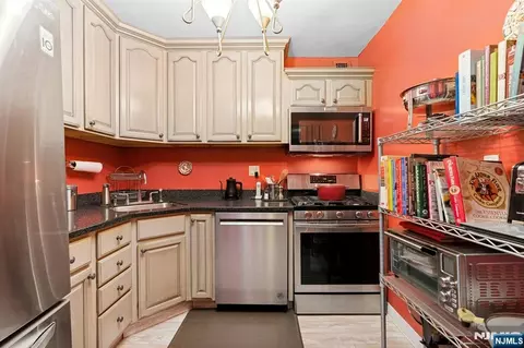 2100 Linwood Ave #6C, Fort Lee, NJ 07024