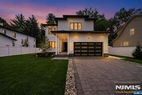 224 Riveredge Rd, Tenafly, NJ 07670