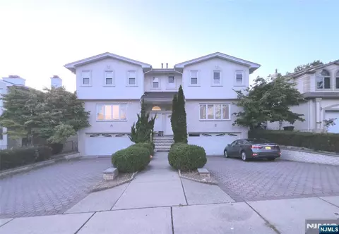 2461 Rossett St, Fort Lee, NJ 07024