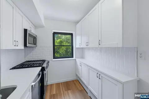 Kitchen - 214 Prospect Ave #143C, Hackensack, NJ 07601 photo 2 of 3