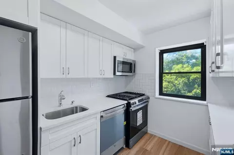 Kitchen - 214 Prospect Ave #143C, Hackensack, NJ 07601 photo 3 of 3