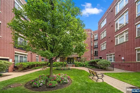 3310 Riverview Ave #310, Englewood, NJ 07631