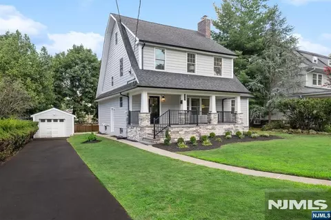 613 Hillcrest Rd, Ridgewood, NJ 07450