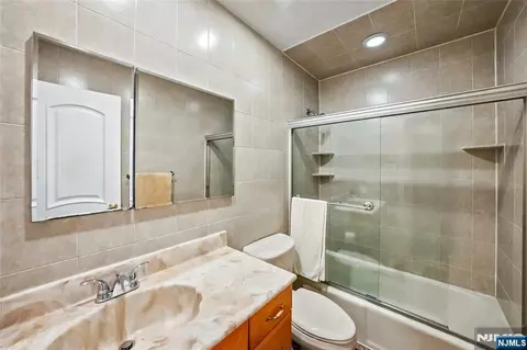 Bath - 219 Morningside Rd, Paramus, NJ 07652 photo 1 of 3