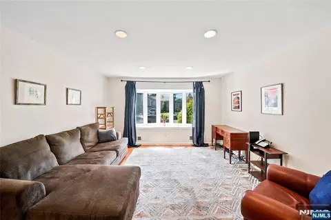 Living - 219 Morningside Rd, Paramus, NJ 07652 photo 3 of 4
