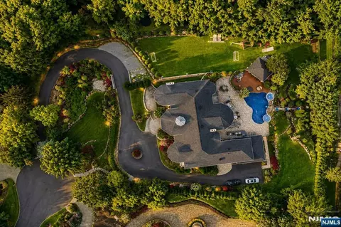 View/Area - 14 E Hill Ct, Cresskill, NJ 07626 photo 2 of 2