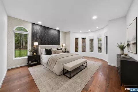 Bedroom - 14 E Hill Ct, Cresskill, NJ 07626 photo 1 of 5