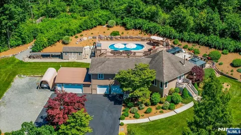 1034 Green Pond Rd, Newfoundland, NJ 07435