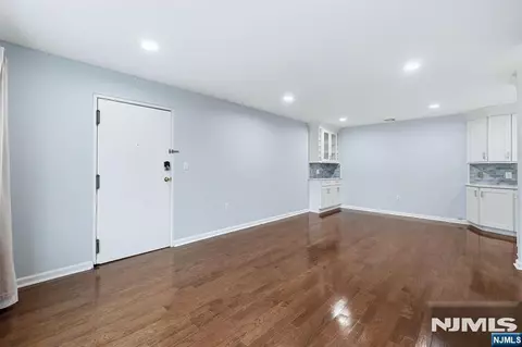 253 Park Ave #305, Rutherford, NJ 07070
