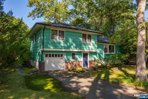 175 Riverdale St, Hillsdale, NJ 07642