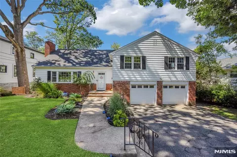 9 Edgewood Ave, West Orange, NJ 07052