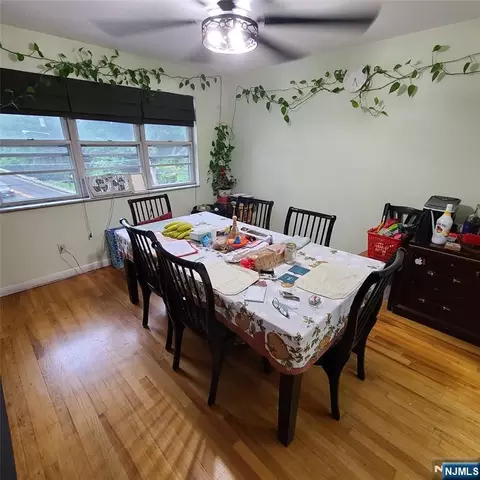 Dining - 3 Hooks Ln, Edgewater, NJ 07020 photo 2 of 3