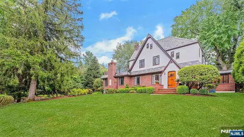 100 Norma Rd, Harrington Park, NJ 07640