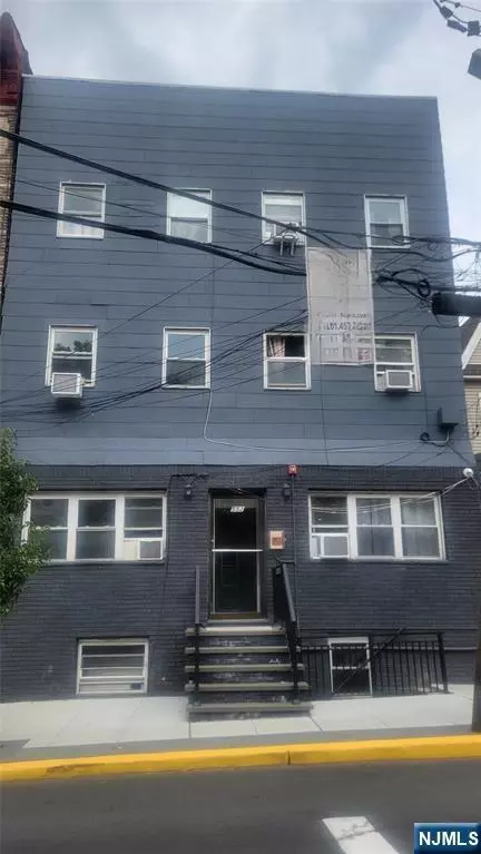 552 38th St #2, Union City, NJ 07087