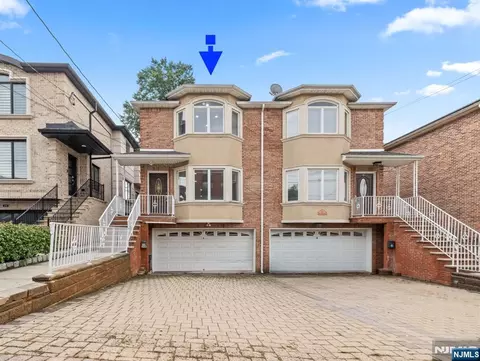 36 W Central Blvd #A, Palisades Park, NJ 07650