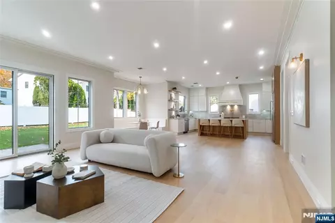 Living - 333 Harrison St, Paramus, NJ 07652 photo 6 of 7