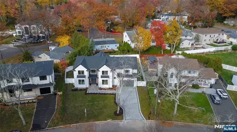 View/Area - 333 Harrison St, Paramus, NJ 07652 photo 1 of 2