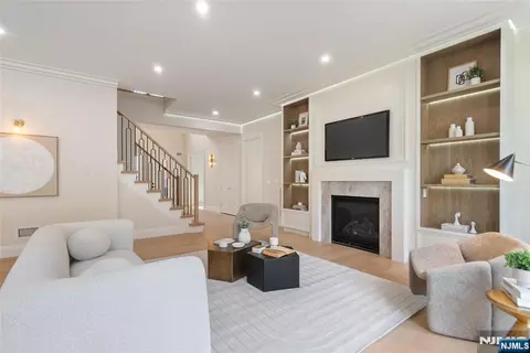 Living - 333 Harrison St, Paramus, NJ 07652 photo 2 of 7