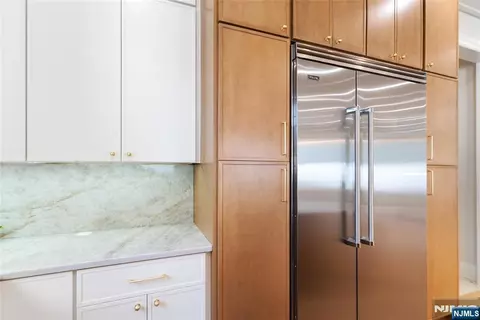 Kitchen - 333 Harrison St, Paramus, NJ 07652 photo 3 of 4