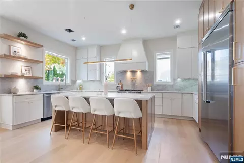 Kitchen - 333 Harrison St, Paramus, NJ 07652 photo 1 of 4