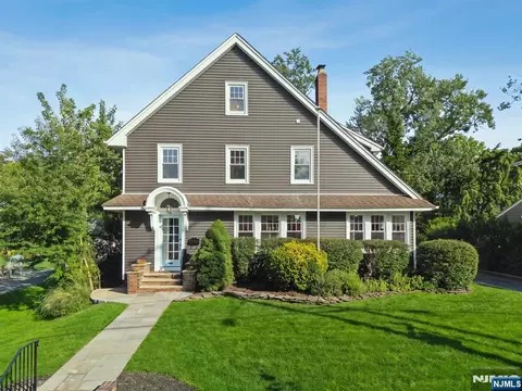 28 Oberlin St, Maplewood, NJ 07040