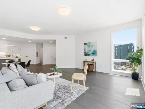 380 Newark Ave #406, Jersey City, NJ 07302
