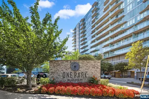 320 Adolphus #914, Cliffside Park, NJ 07010