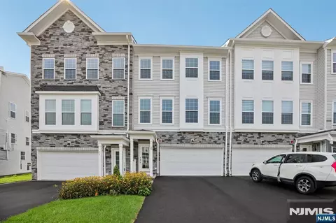 69 Eastwood Ter, East Hanover, NJ 07936