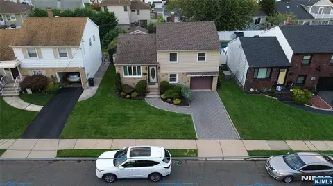 8 Vanderbilt Pl, North Arlington, NJ 07031