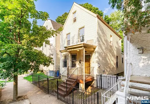 800 S 15th St, Newark, NJ 07108