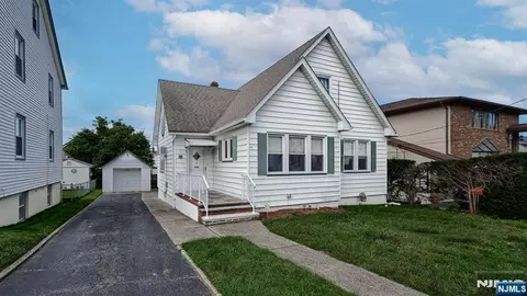 21 Main St, Garfield, NJ 07026