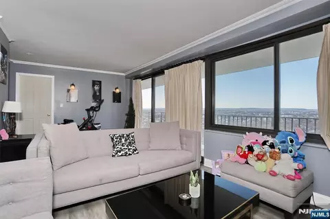 Living - 277 Prospect Ave #18H, Hackensack, NJ 07601 photo 5 of 5