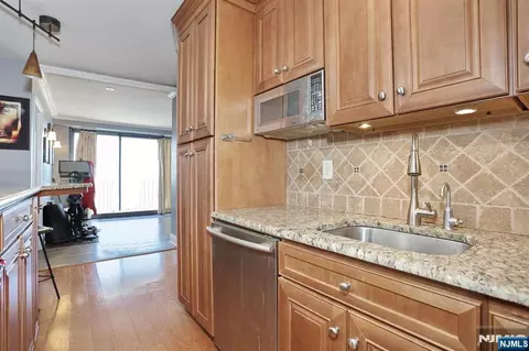 Kitchen - 277 Prospect Ave #18H, Hackensack, NJ 07601 photo 3 of 6