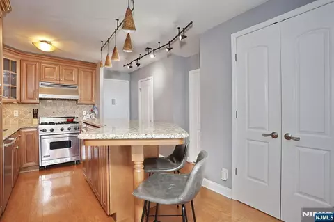 Kitchen - 277 Prospect Ave #18H, Hackensack, NJ 07601 photo 4 of 6