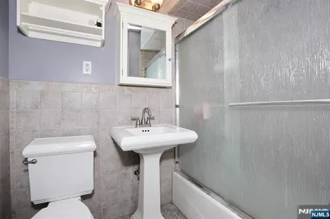 Bath - 277 Prospect Ave #18H, Hackensack, NJ 07601 photo 1 of 1