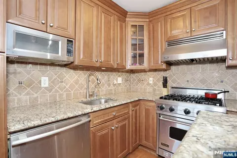Kitchen - 277 Prospect Ave #18H, Hackensack, NJ 07601 photo 6 of 6