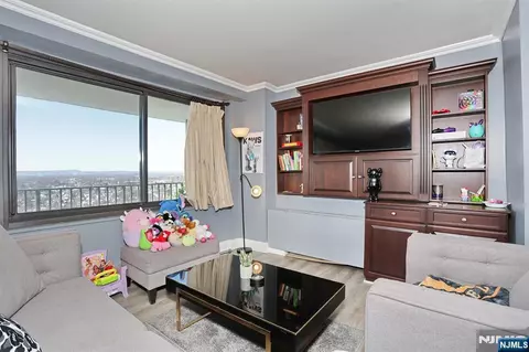 Living - 277 Prospect Ave #18H, Hackensack, NJ 07601 photo 1 of 5