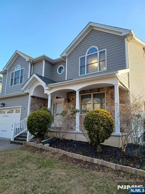 60 1st, Harrington Park, NJ 07640