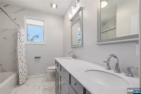 Bath - 331 Elmwood Dr, Paramus, NJ 07652 photo 4 of 5