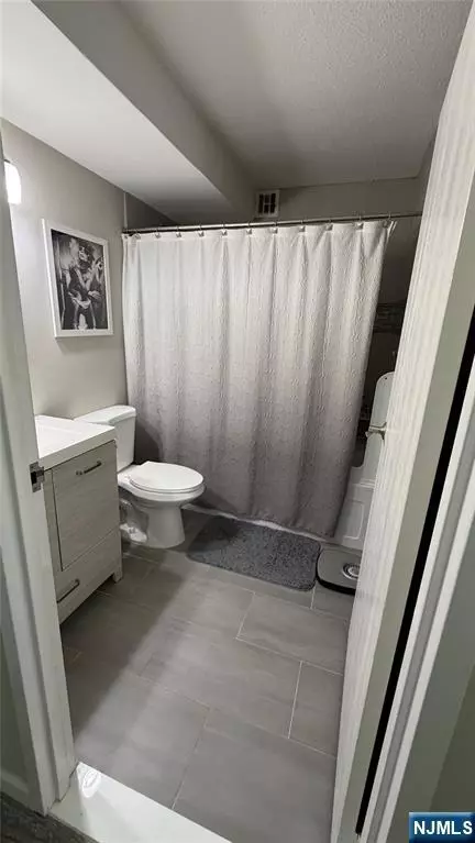 Bath - 326 Prospect Ave #11G, Hackensack, NJ 07601 photo 1 of 2