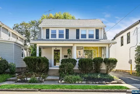 214 Paterson Ave, Midland Park, NJ 07432