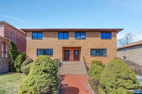 2413 Hammett Ave, Fort Lee, NJ 07024