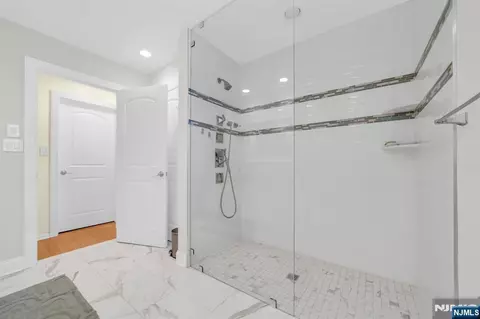 Bath - 8003 Brittany Dr, Wayne, NJ 07470 photo 3 of 4
