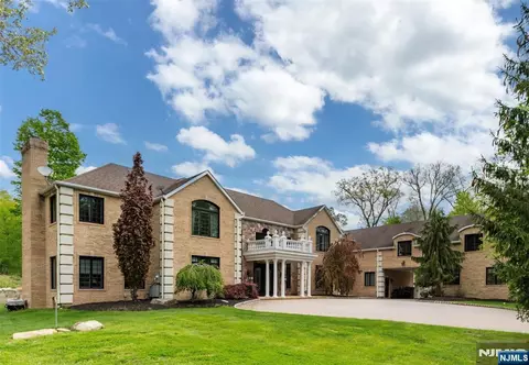 305 Green Rd, Sparta, NJ 07871