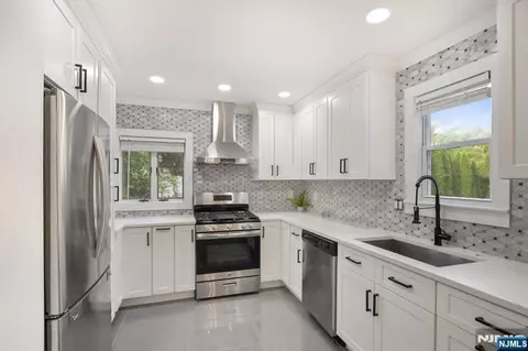 Kitchen - 53 Sylvan Ter, Wayne, NJ 07470 photo 3 of 5