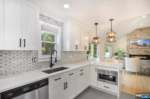 Kitchen - 53 Sylvan Ter, Wayne, NJ 07470 photo 4 of 5