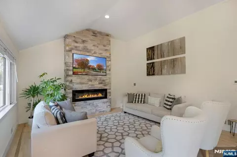 Living - 53 Sylvan Ter, Wayne, NJ 07470 photo 2 of 2