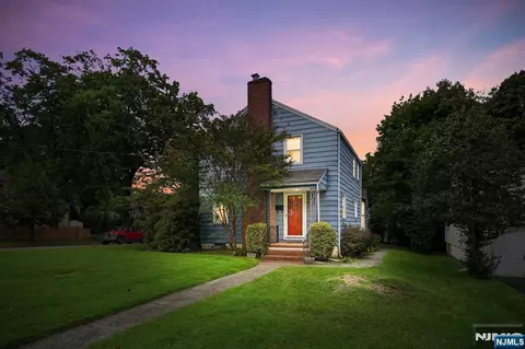 125 Midwood Rd, Glen Rock, NJ 07452