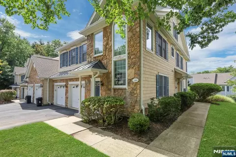 11 Pine Lake Ter, River Vale, NJ 07675