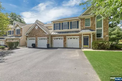 11 Pine Lake Ter, River Vale, NJ 07675